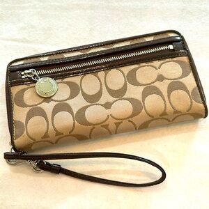 EUC Signature Coach Wallet Wristlet